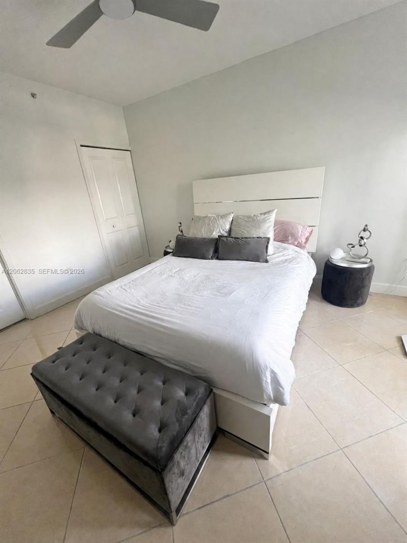 170 SE 14th St, Unit 2007, Miami, FL 33131 Photo