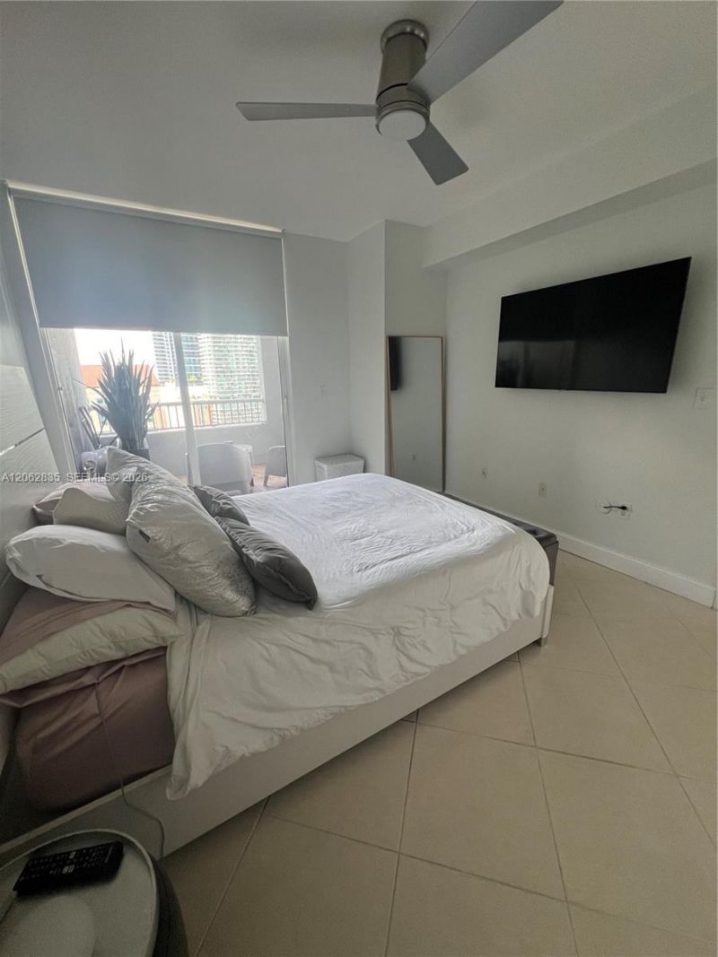 170 SE 14th St, Unit 2007, Miami, FL 33131 Photo