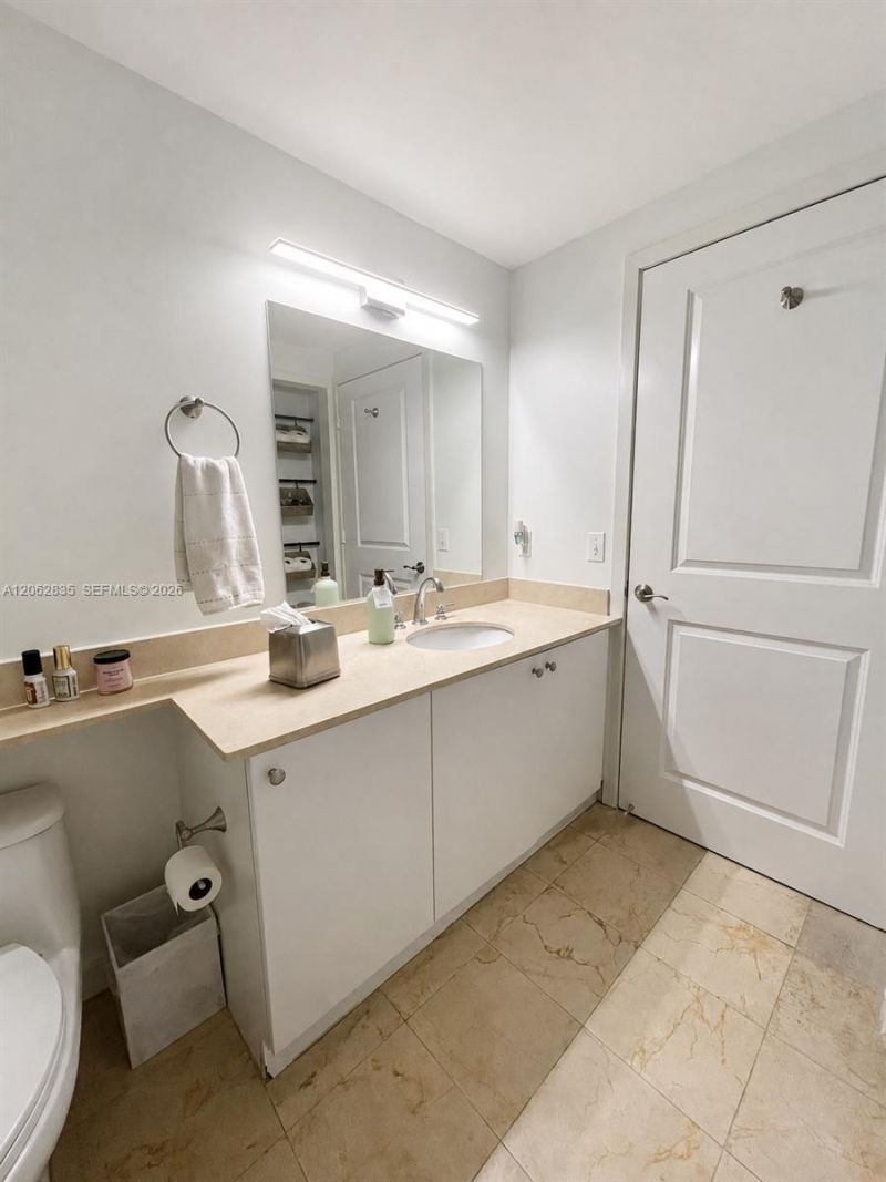 170 SE 14th St, Unit 2007, Miami, FL 33131 Photo