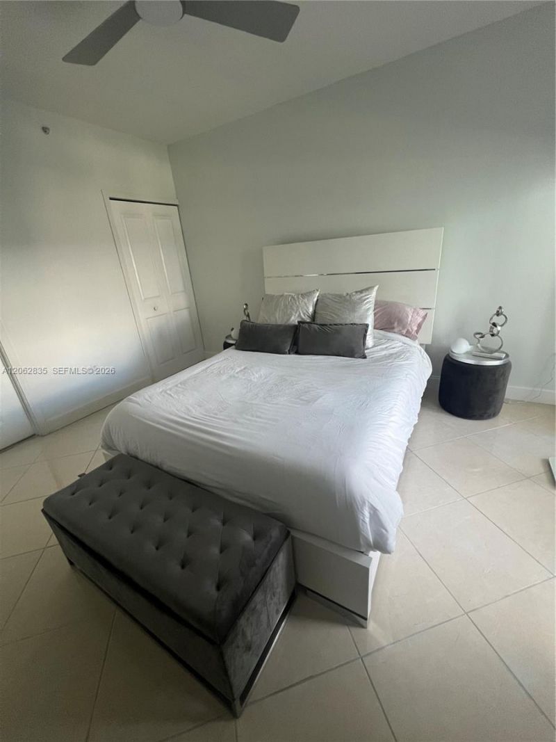 170 SE 14th St, Unit 2007, Miami, FL 33131 Photo