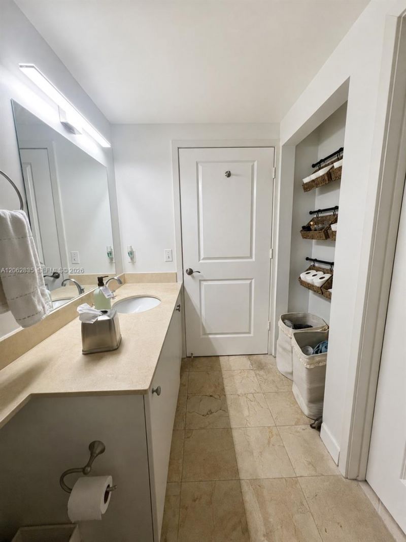 170 SE 14th St, Unit 2007, Miami, FL 33131 Photo