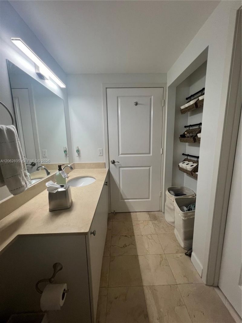 170 SE 14th St, Unit 2007, Miami, FL 33131 Photo