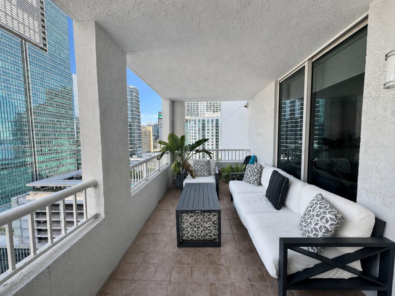 170 SE 14th St, Unit 2007, Miami, FL 33131 Photo