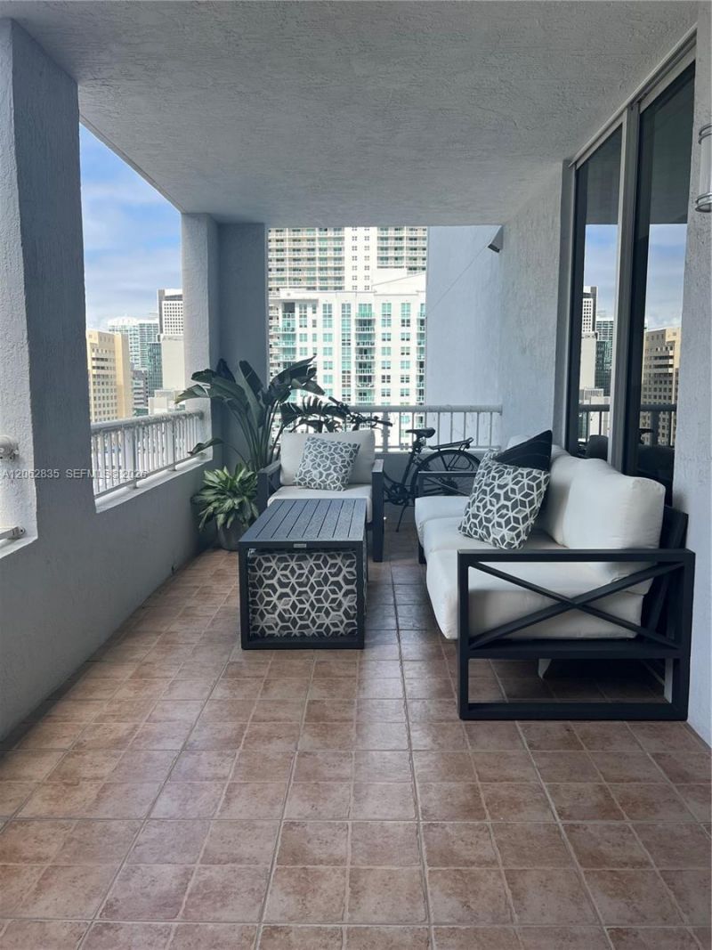 170 SE 14th St, Unit 2007, Miami, FL 33131 Photo