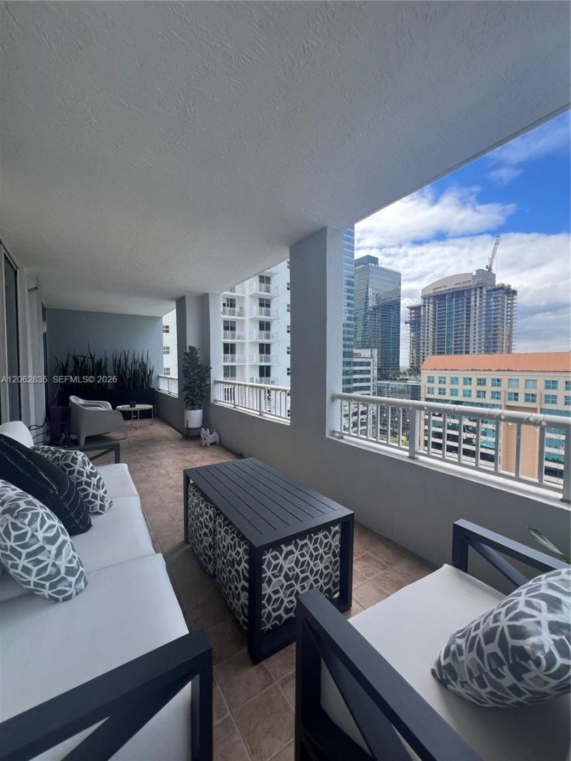 170 SE 14th St, Unit 2007, Miami, FL 33131 Photo