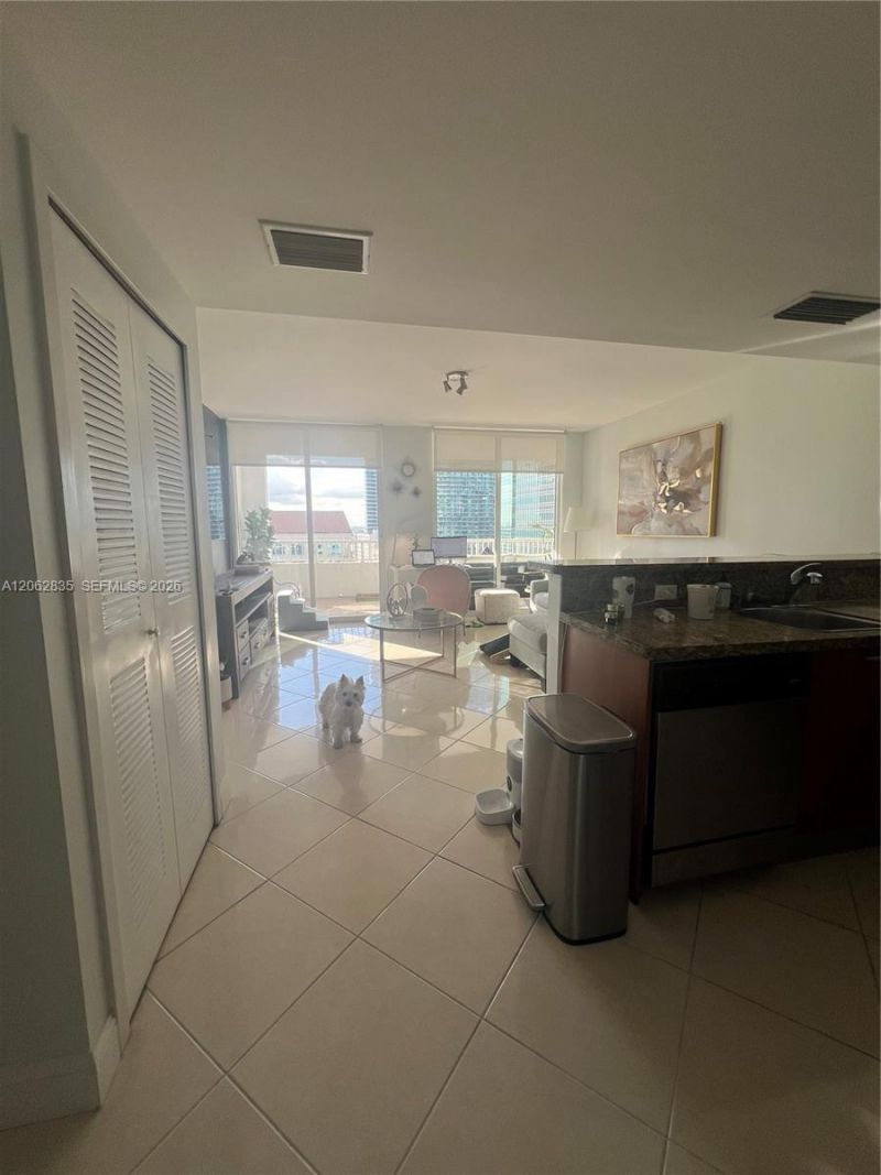 170 SE 14th St, Unit 2007, Miami, FL 33131 Photo