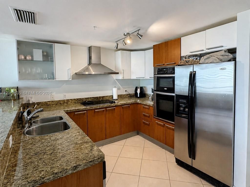 170 SE 14th St, Unit 2007, Miami, FL 33131 Photo