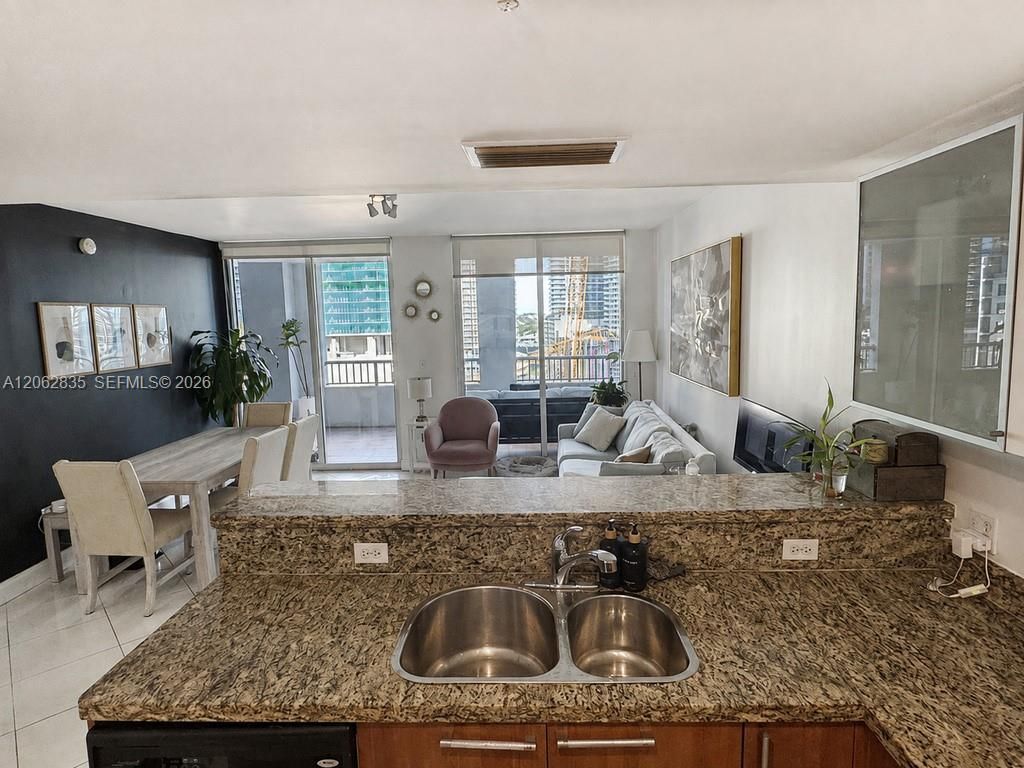 170 SE 14th St, Unit 2007, Miami, FL 33131 Photo