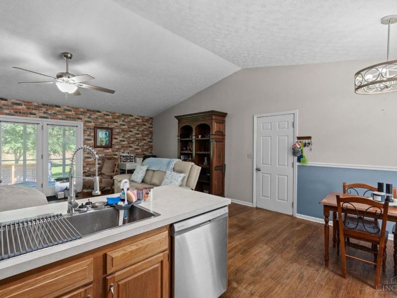 6139 Mad River Rd, Hillsboro, OH 45133 Photo 10