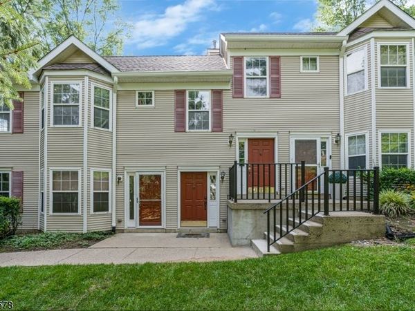 208 Cypress Ln, East Brunswick, NJ 08816