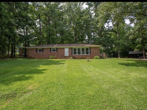 102 Woodland Dr , Dickson, TN 37055