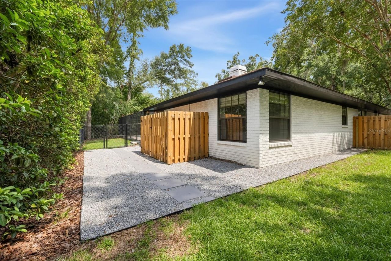 2322 NW 14th Place, Gainesville, FL 32605 Photo