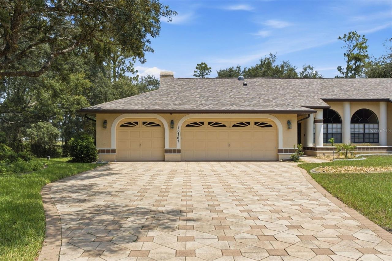10307 Waters Edge Court, Weeki Wachee, FL 34613 Photo