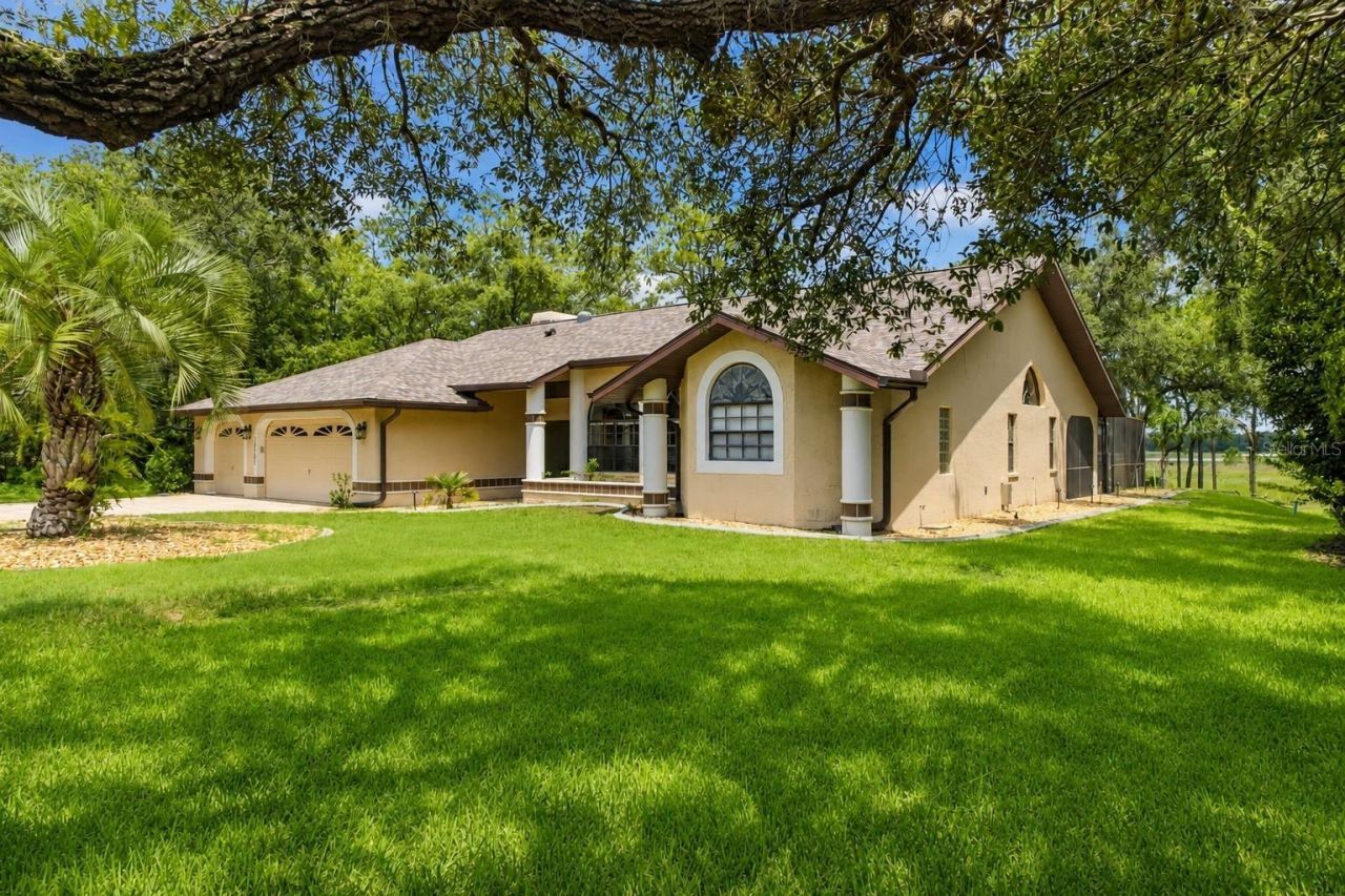 10307 Waters Edge Court, Weeki Wachee, FL 34613 Photo