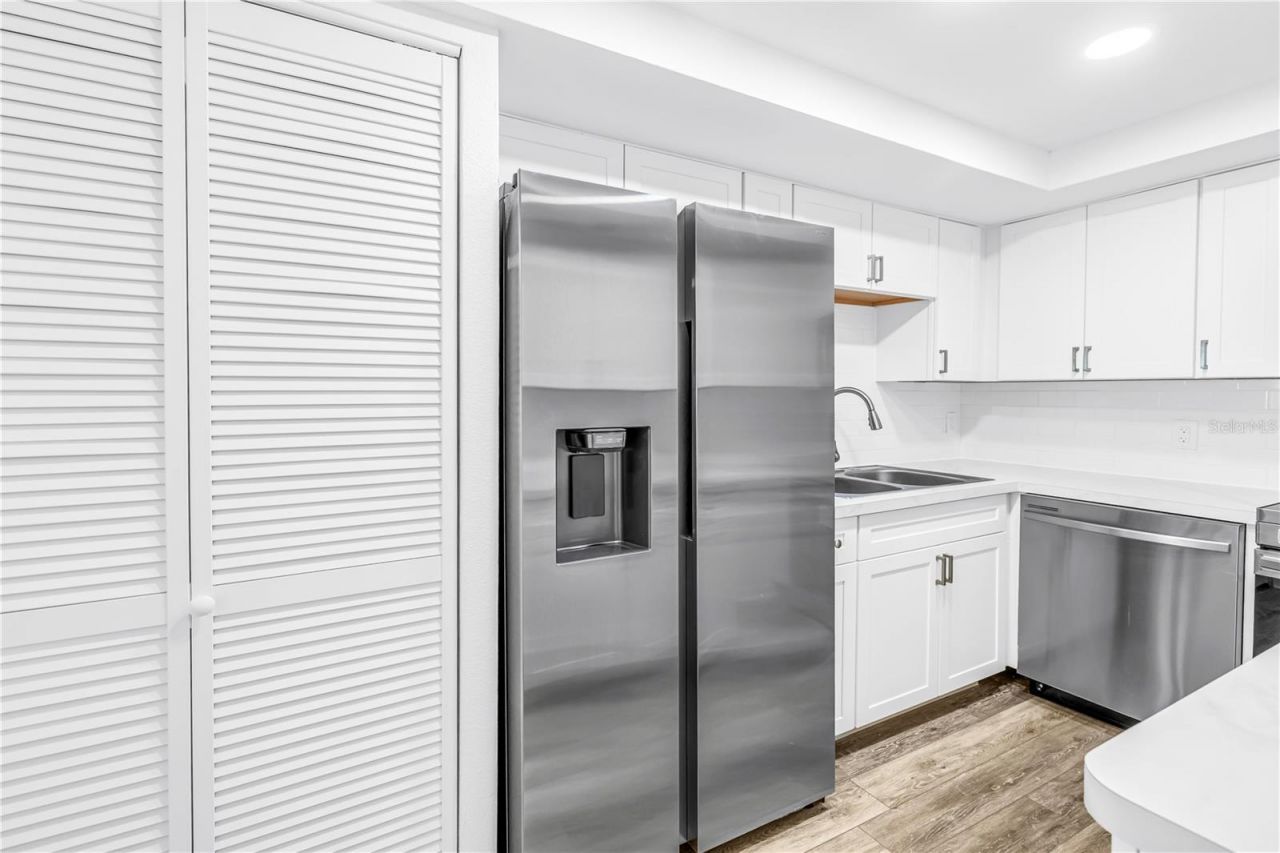 1051 79th Avenue N, Unit 105, Saint Petersburg, FL 33702 Photo
