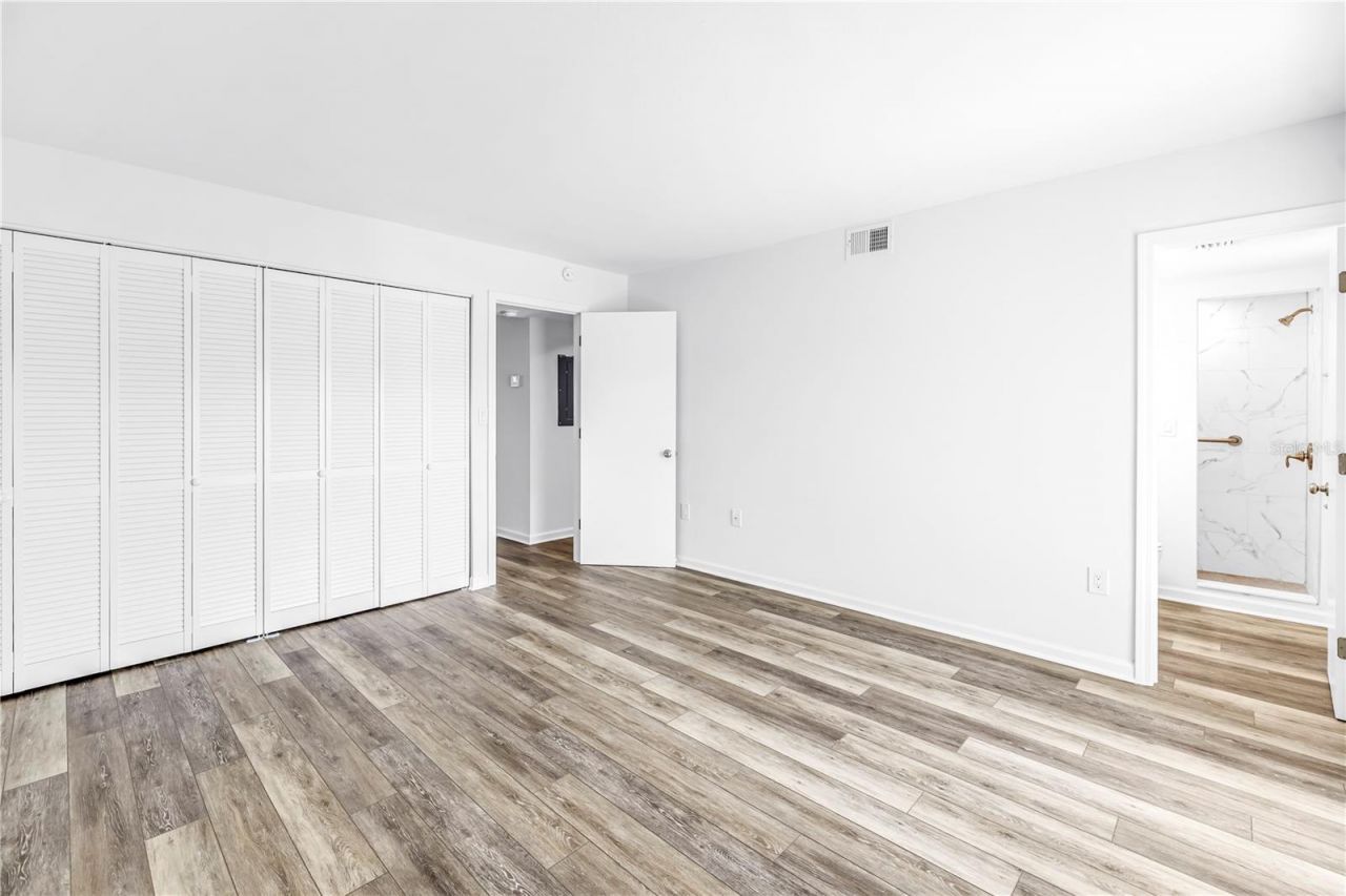 1051 79th Avenue N, Unit 105, Saint Petersburg, FL 33702 Photo