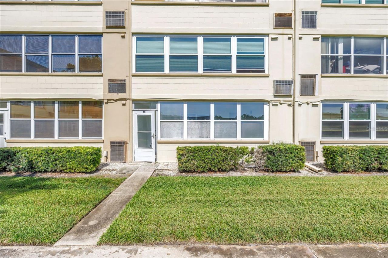 1051 79th Avenue N, Unit 105, Saint Petersburg, FL 33702 Photo