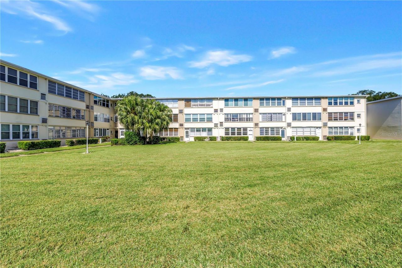 1051 79th Avenue N, Unit 105, Saint Petersburg, FL 33702 Photo