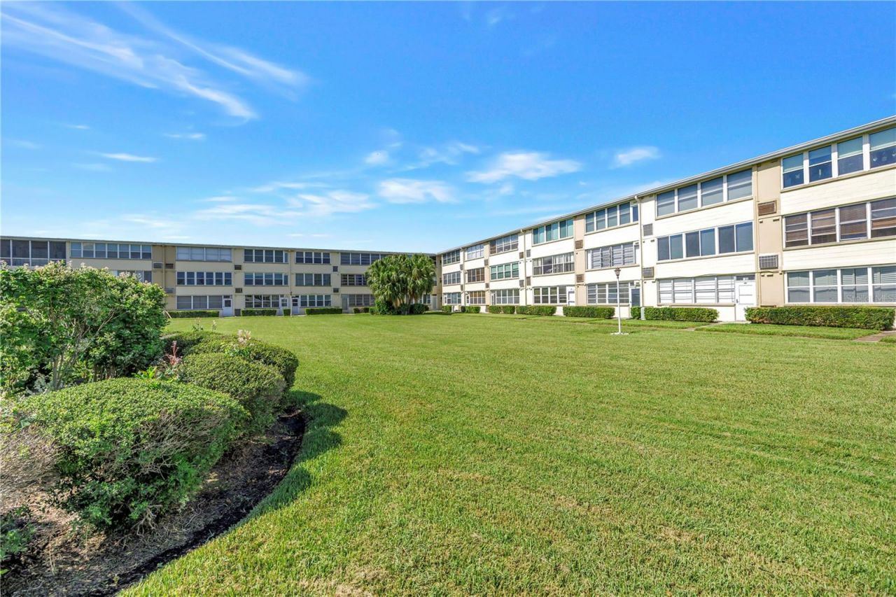 1051 79th Avenue N, Unit 105, Saint Petersburg, FL 33702 Photo