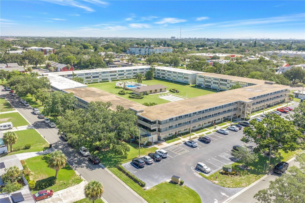 1051 79th Avenue N, Unit 105, Saint Petersburg, FL 33702 Photo