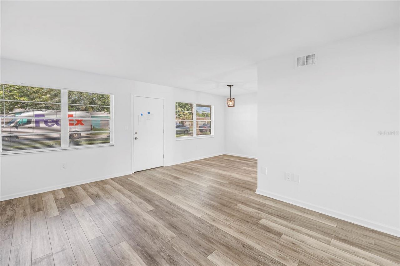 1051 79th Avenue N, Unit 105, Saint Petersburg, FL 33702 Photo
