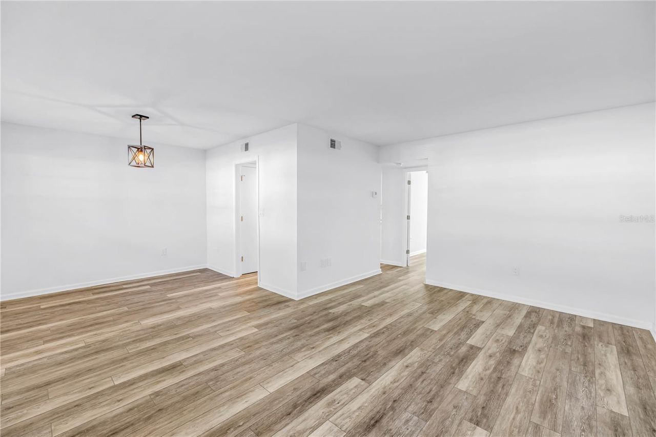 1051 79th Avenue N, Unit 105, Saint Petersburg, FL 33702 Photo