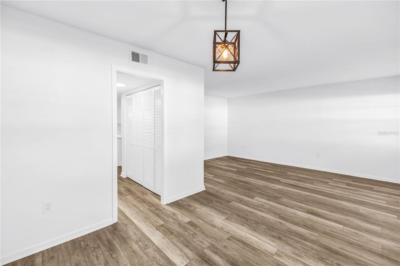 1051 79th Avenue N, Unit 105, Saint Petersburg, FL 33702 Photo