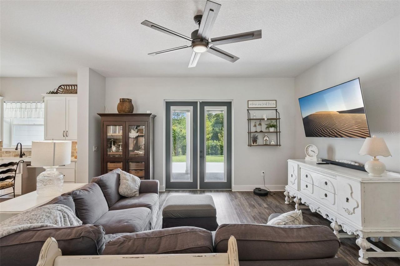 491 W Delaware Avenue, Lake Helen, FL 32744 Photo
