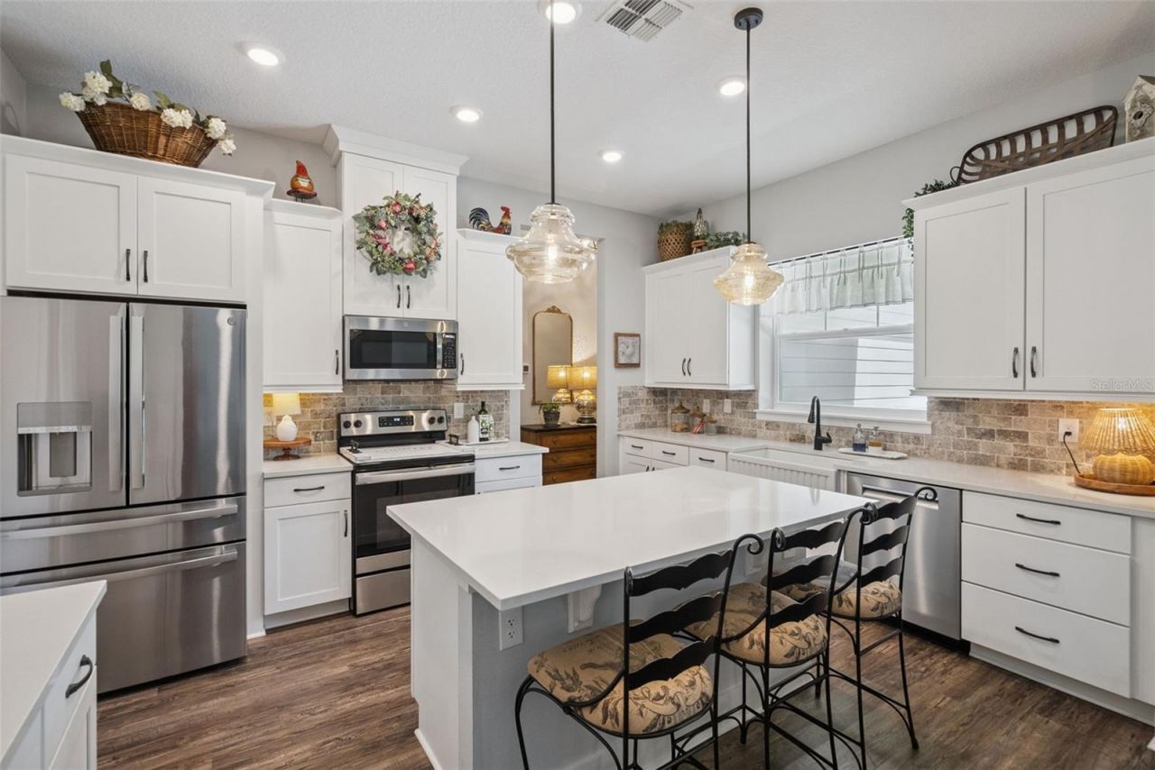 491 W Delaware Avenue, Lake Helen, FL 32744 Photo