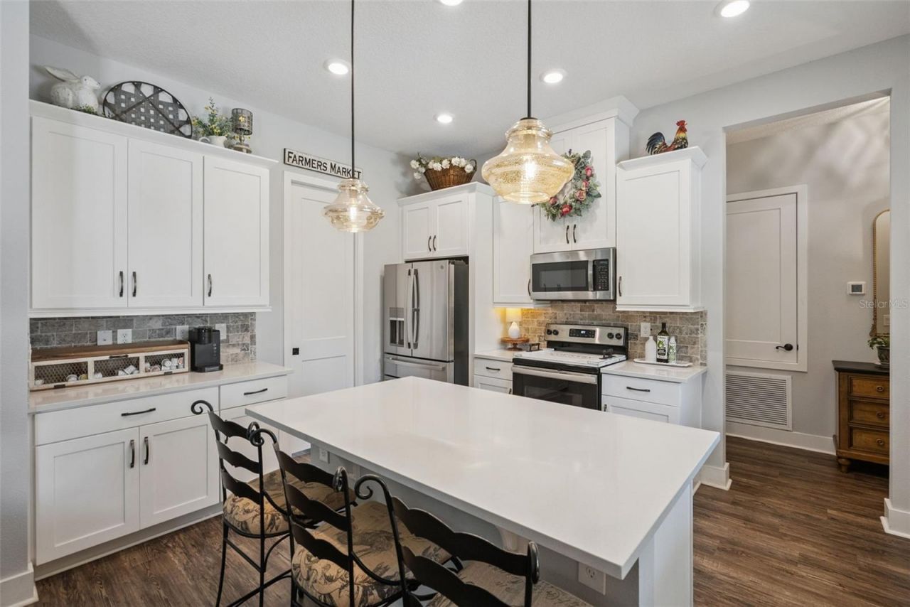 491 W Delaware Avenue, Lake Helen, FL 32744 Photo