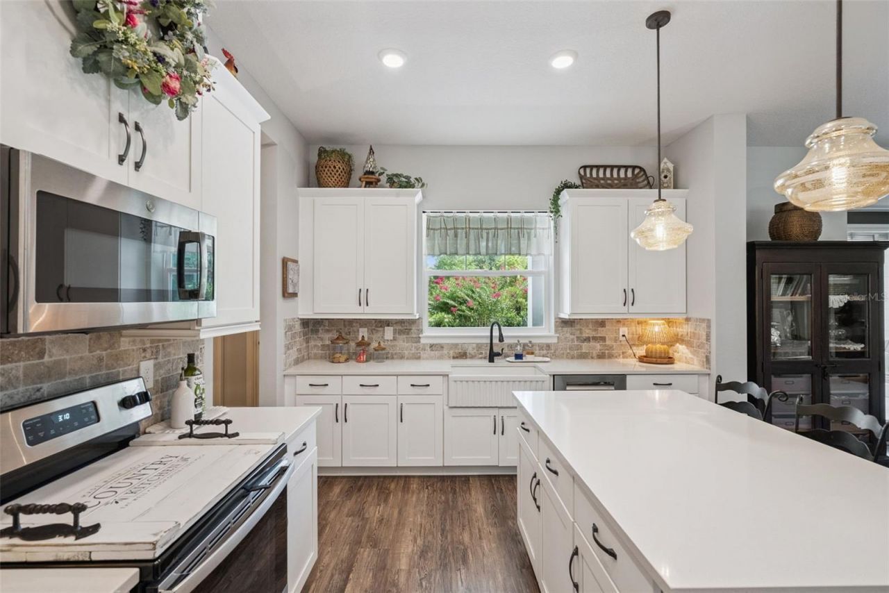 491 W Delaware Avenue, Lake Helen, FL 32744 Photo