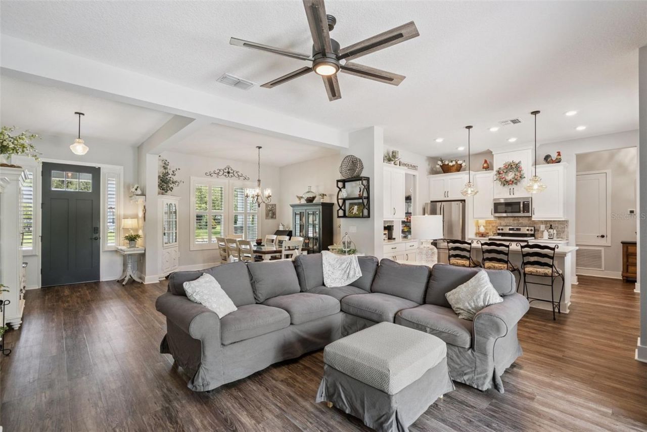 491 W Delaware Avenue, Lake Helen, FL 32744 Photo