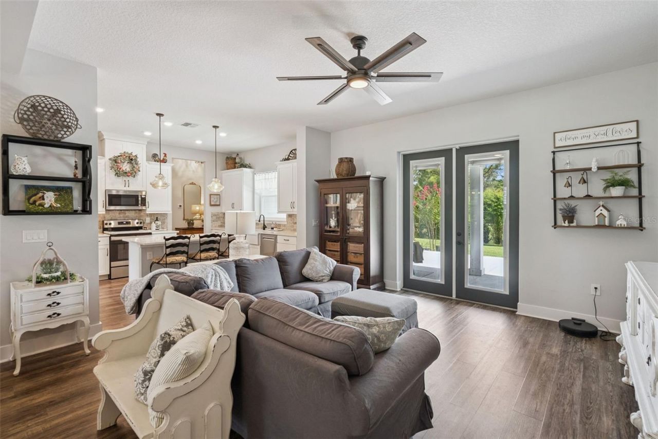 491 W Delaware Avenue, Lake Helen, FL 32744 Photo