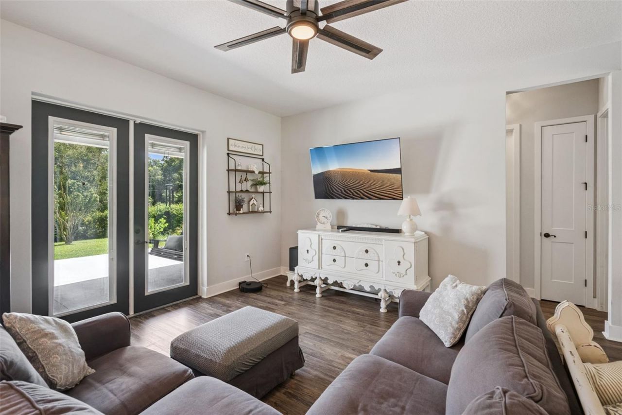491 W Delaware Avenue, Lake Helen, FL 32744 Photo