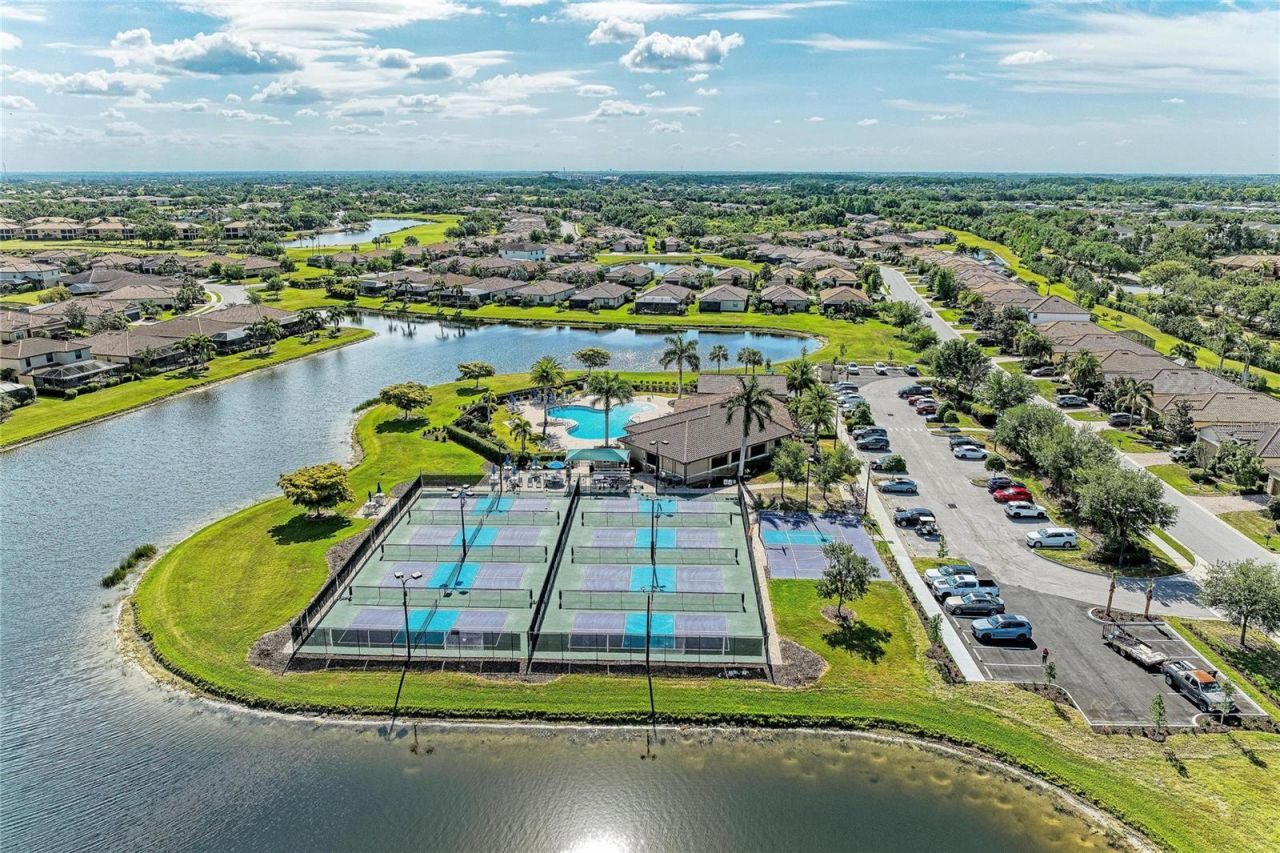 6623 Candlestick Drive, Bradenton, FL 34212 Photo