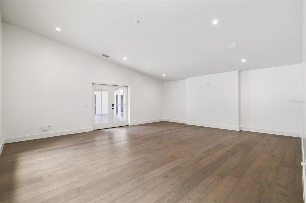 900 W Plant Street, Winter Garden, FL 34787 Photo