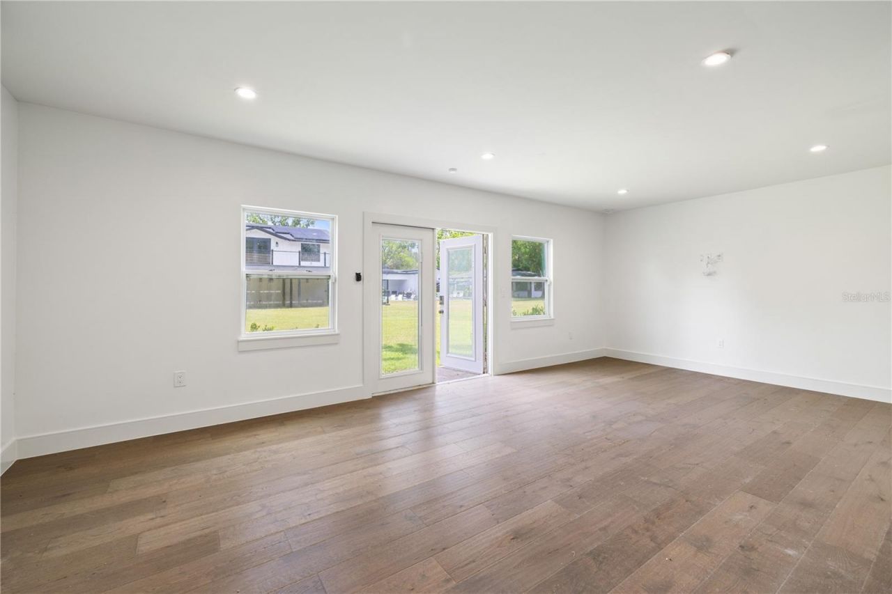 900 W Plant Street, Winter Garden, FL 34787 Photo