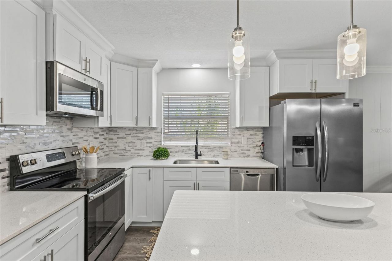 1008 37th Street W, Bradenton, FL 34205 Photo