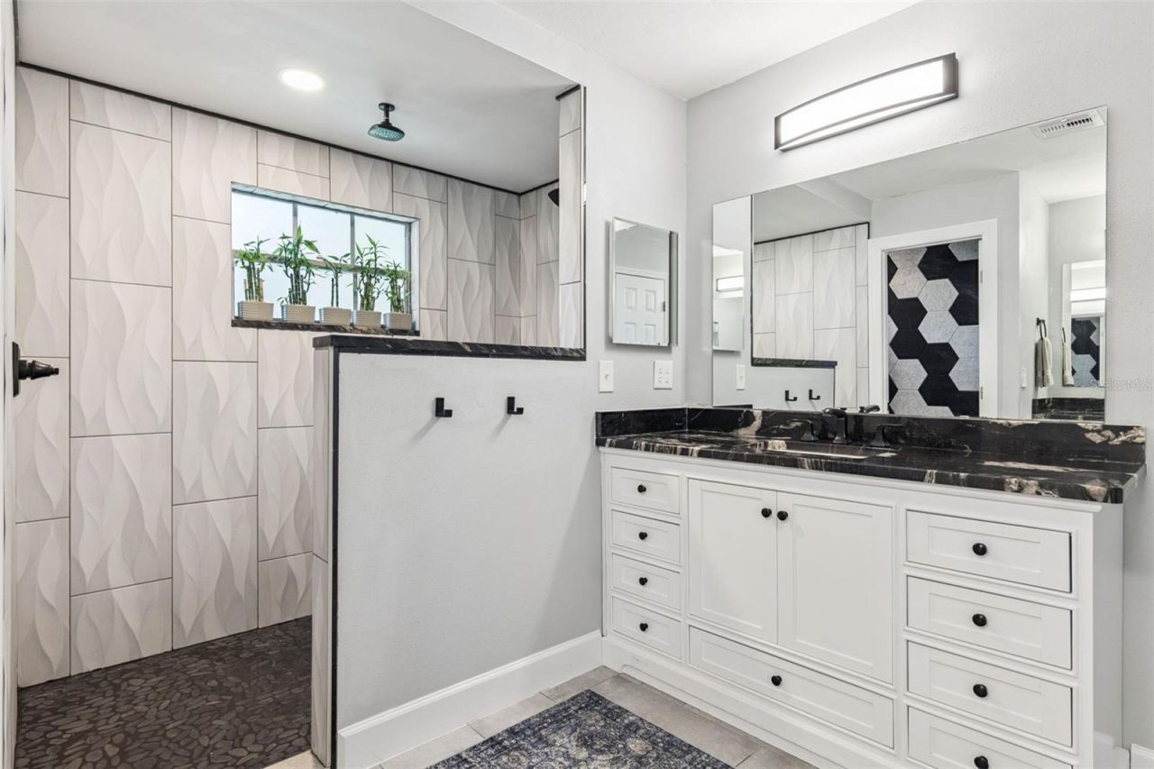 1000 N Lakeshore Boulevard, Howey in the Hills, FL 34737 Photo