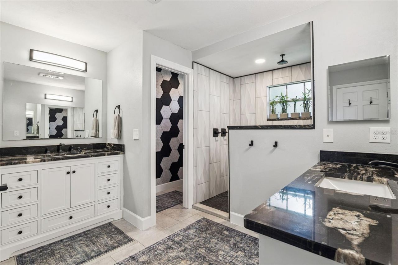 1000 N Lakeshore Boulevard, Howey in the Hills, FL 34737 Photo