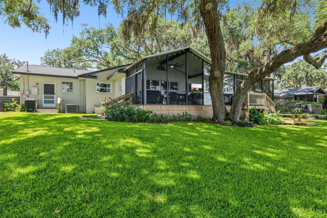 1000 N Lakeshore Boulevard, Howey in the Hills, FL 34737 Photo