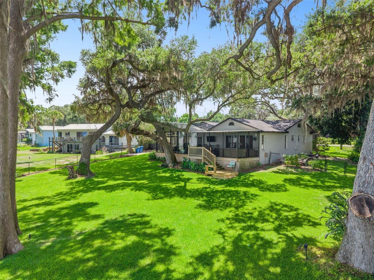 1000 N Lakeshore Boulevard, Howey in the Hills, FL 34737 Photo