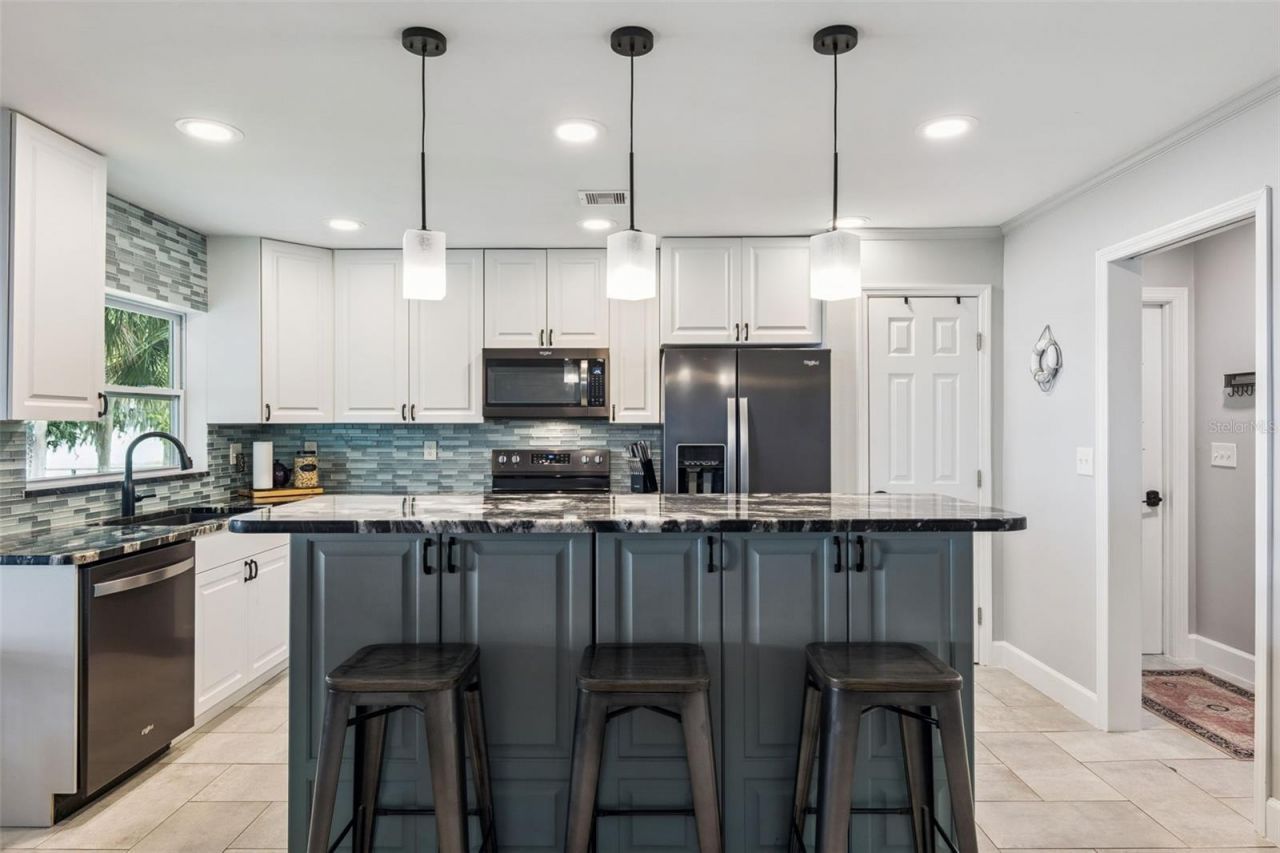 1000 N Lakeshore Boulevard, Howey in the Hills, FL 34737 Photo