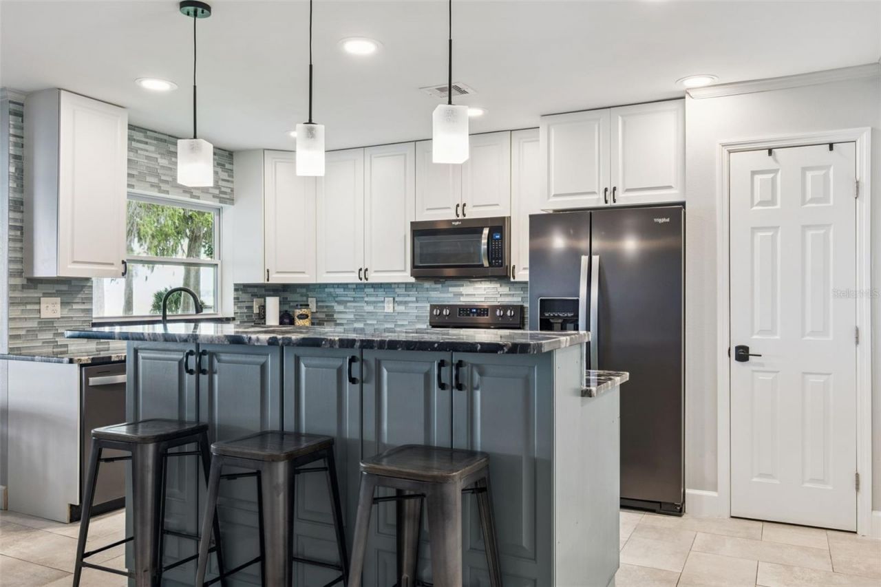 1000 N Lakeshore Boulevard, Howey in the Hills, FL 34737 Photo