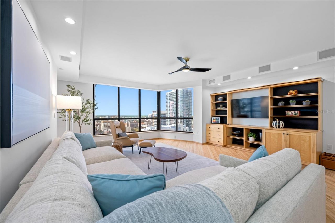 1 Beach Drive Se, Unit 2211, Saint Petersburg, FL 33701 Photo