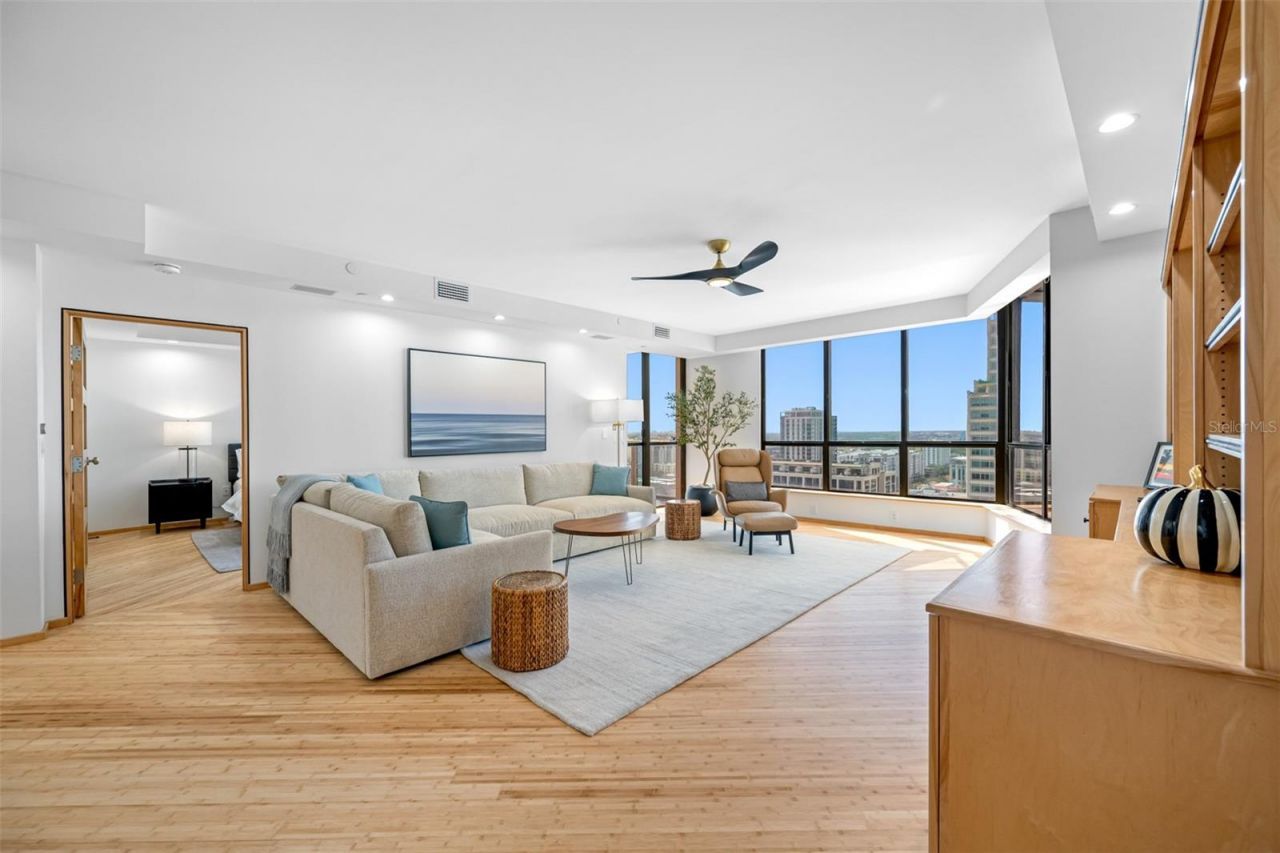 1 Beach Drive Se, Unit 2211, Saint Petersburg, FL 33701 Photo