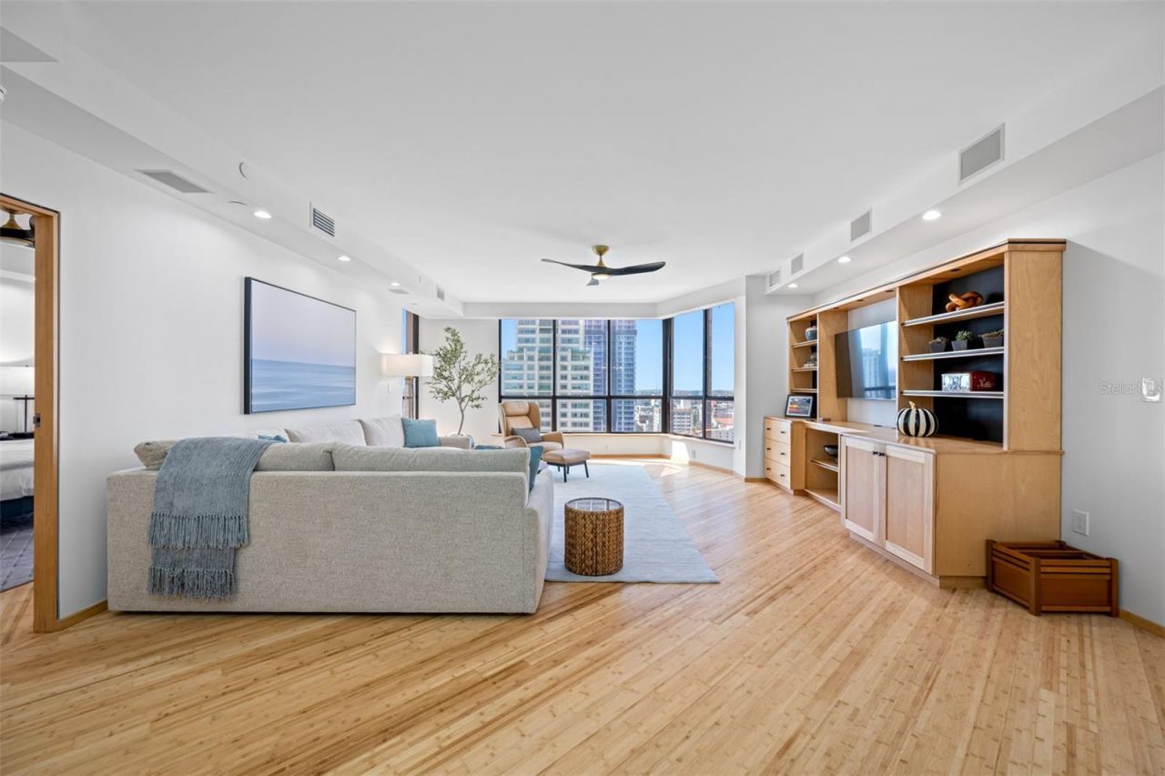 1 Beach Drive Se, Unit 2211, Saint Petersburg, FL 33701 Photo