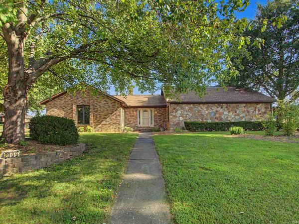 2009 Greenbrier Drive, Mount Vernon, IN 47620
