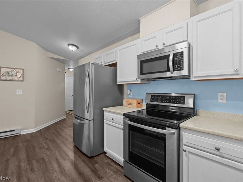 2469 Waterford Pointe Drive, Kent, OH 44240 Photo 9