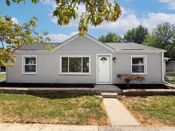 26375 Normandy Street, Roseville, Mi 48066
